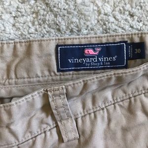 Vineyard vines khaki shorts